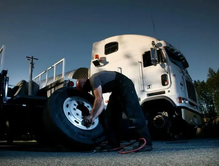 broken-semi-truck-700x531